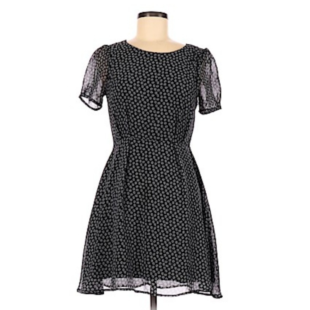 black floral print short sleeve dress